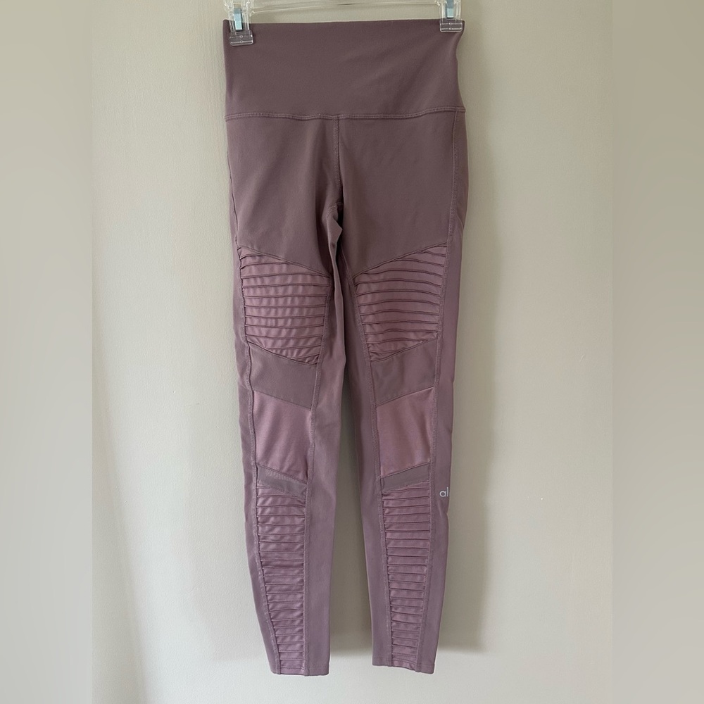 NWOT Alo Moto Leggings in Dusty Pink - Size S